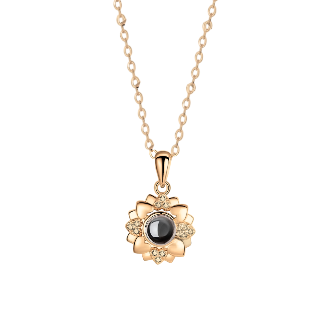 Noa flower necklace
